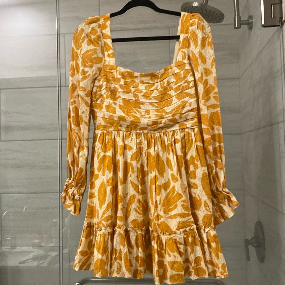 Like new Saylor square neck long sleeve dress mini